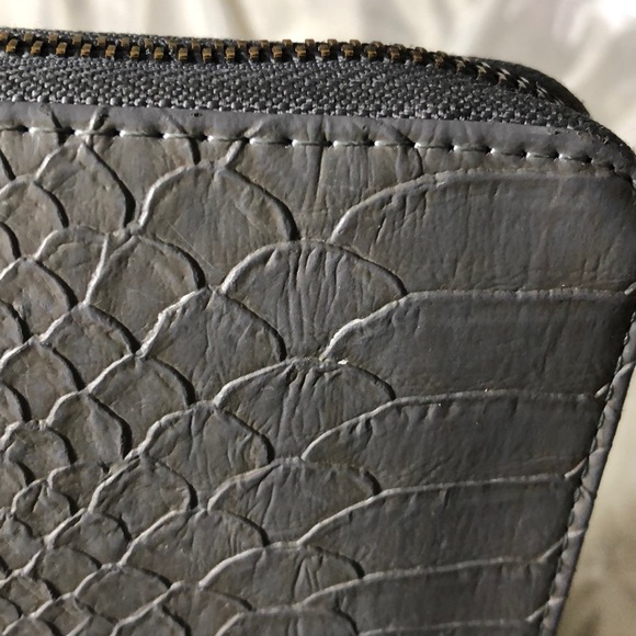 faux snakeskin wallet - Picture 2 of 8